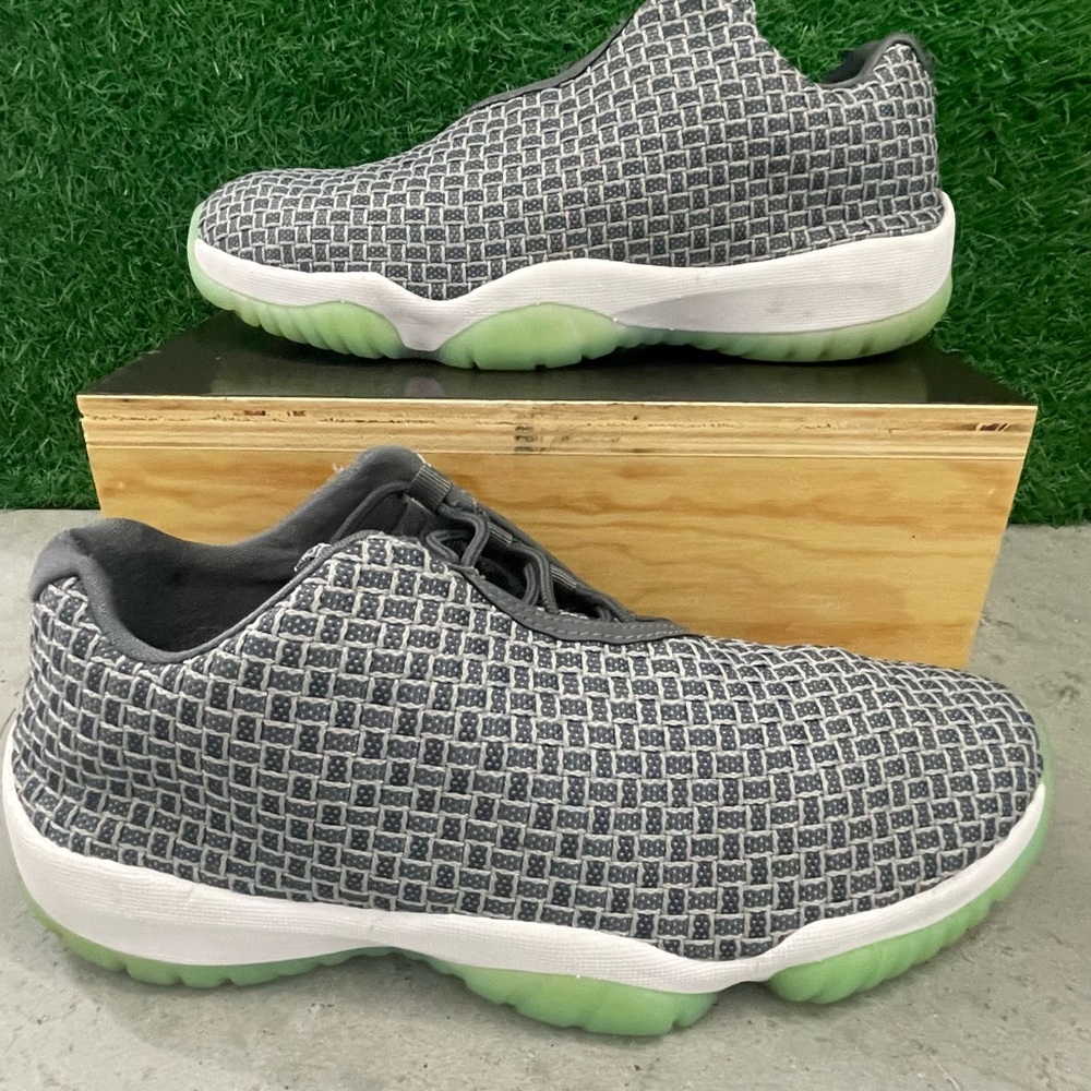 Nike Air Jordan Fture Low 2017 Wolf Grey / Emerald Sneakers with Green Soles